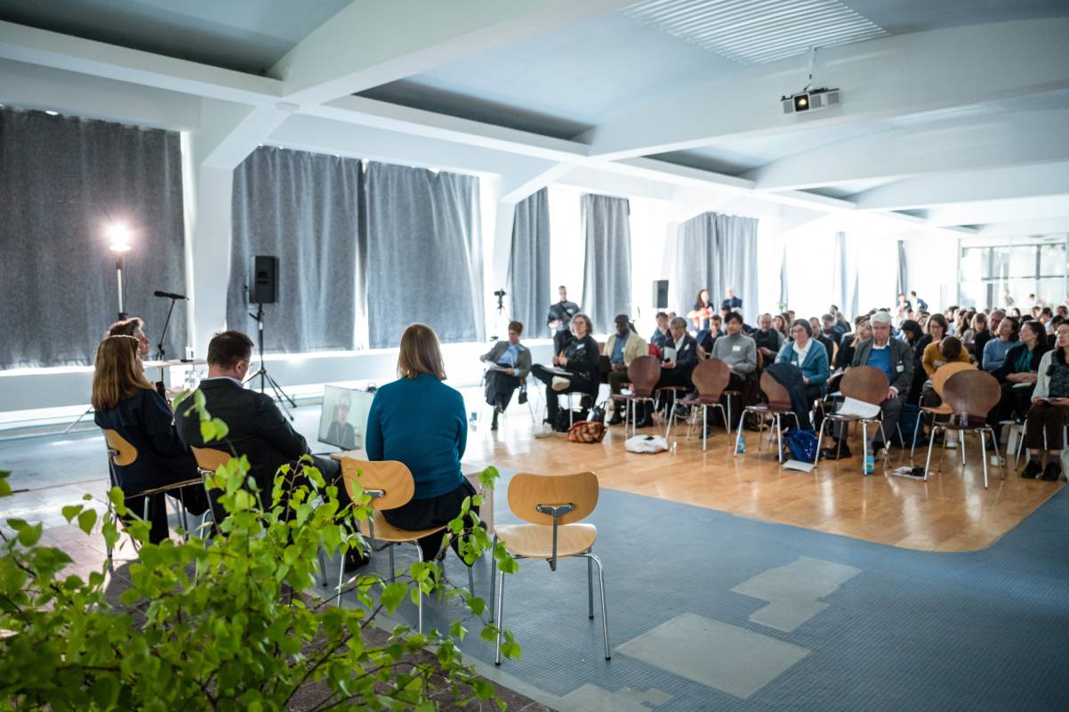 Bis zu 400 Personen können im Saal Platz finden.